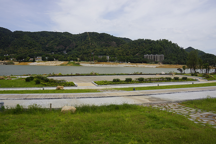 佛山南海鉑思廣場外墻防腐涂料應用案例
